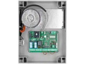 CENTRALE DI COMANDO PLUS PER MOTORI AD ANTE BATTENTE A 24 V